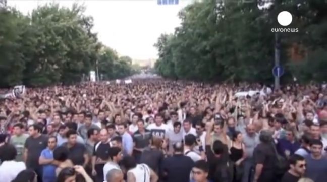 Αρμενία: Καζάνι που βράζει η κοινωνία για τις υπέρογκες αυξήσεις του ηλεκτρικού (video)