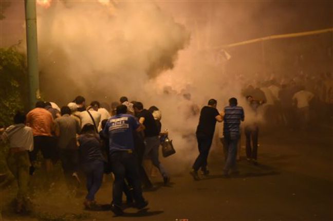 Ταραχές στο Γερεβάν   (Φωτογραφία:  ΑΠΕ )