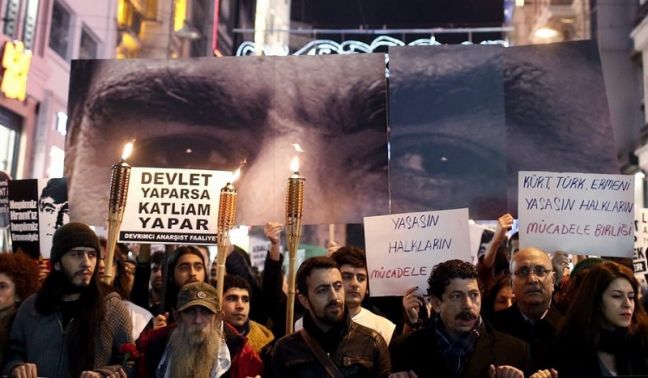 Κάθε χρόνο τέτοια μέρα γίνονται διαδηλώσεις στη μνήμη του Αρμένιου δημοσιογράφου. Αξίωση: απόδοση δικαιοσύνης και δικαίωση (φωτ. αρχείου: EPA / Sedat Suna)