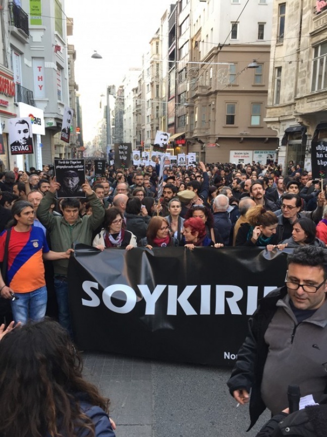 Armenian Genocide victims commemorated at Taksim Square in Istanbul – Photos
