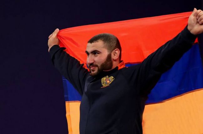 Ο Σιμόν Μαρτιροσιάν ανακηρύχθηκε παγκόσμιος πρωταθλητής στο Πρωτάθλημα Άρσης Βαρών