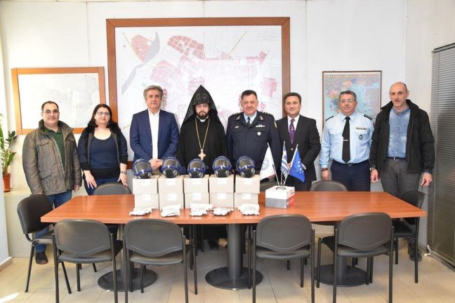 Αντιασφυξιογόνες μάσκες δώρισε η Αρμενική Κοινότητα Κομοτηνής στην Αστυνομία