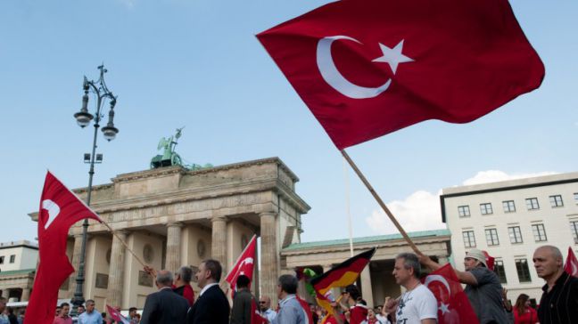 A demonstration march of several Turkish associations passes the Brandenburg Gate in Berlin, organized by several Turkish associations and is directed against the Bundestag vote on an Armenia Resolution on 02 June 2016. EPA, Klaus-Dietmar Gabbert